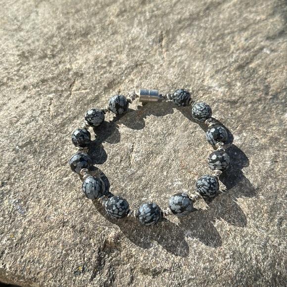 Snowflake obsidian magnetic bracelet - Picture 4 of 6